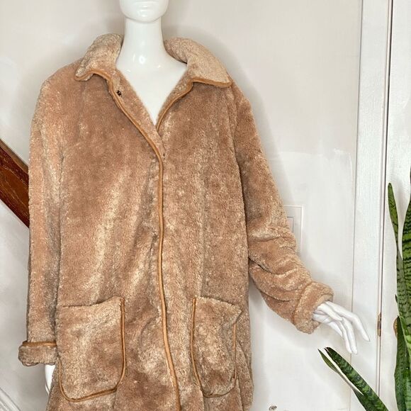 ANTHROPOLOGIE
Amina Sherpa Coat   - Picture 4 of 7
